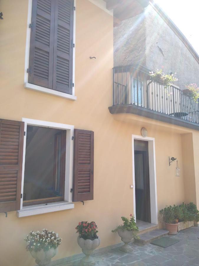 Il Giardino Di Laura Apartment Toscolano Maderno Luaran gambar