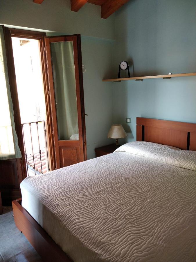 Il Giardino Di Laura Apartment Toscolano Maderno Luaran gambar