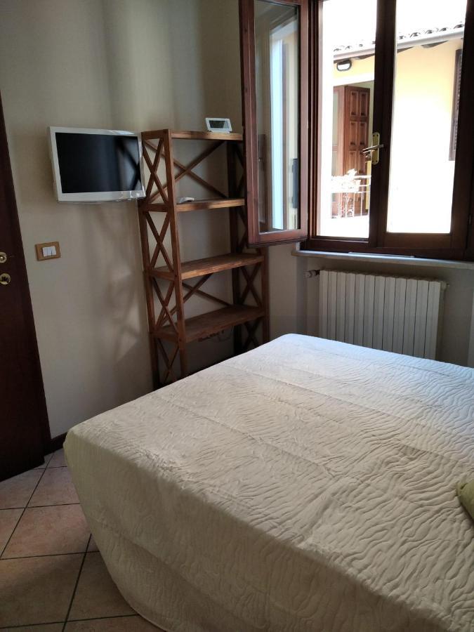 Il Giardino Di Laura Apartment Toscolano Maderno Luaran gambar